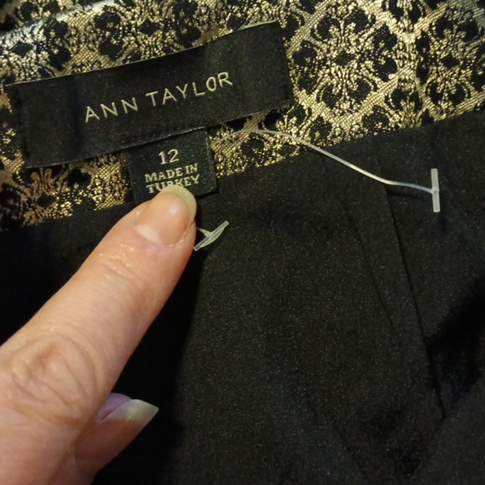 Ann Taylor black and gold jacquard skirt - Picture 6 of 10